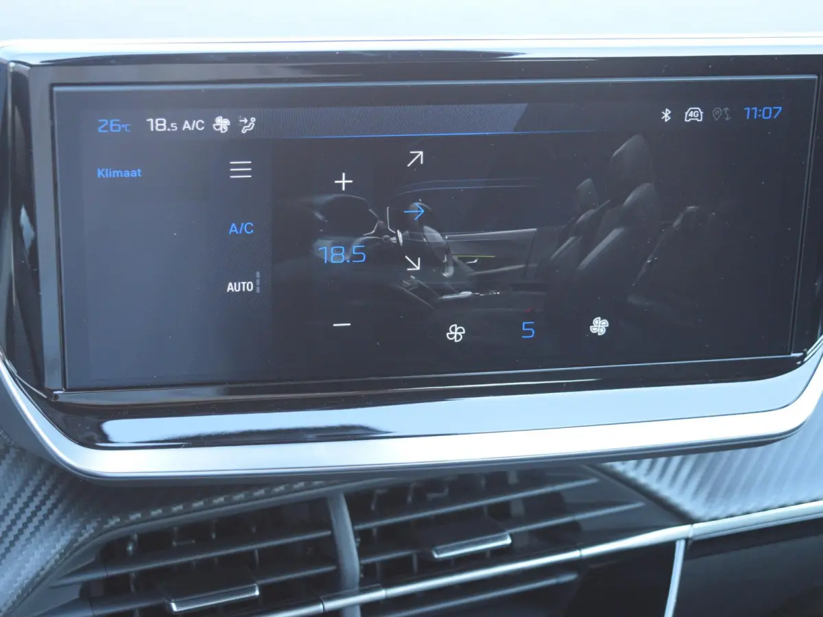 1.2 Hybrid 145 Allure l Adaptief cruise control l Navigatie l 360 camera