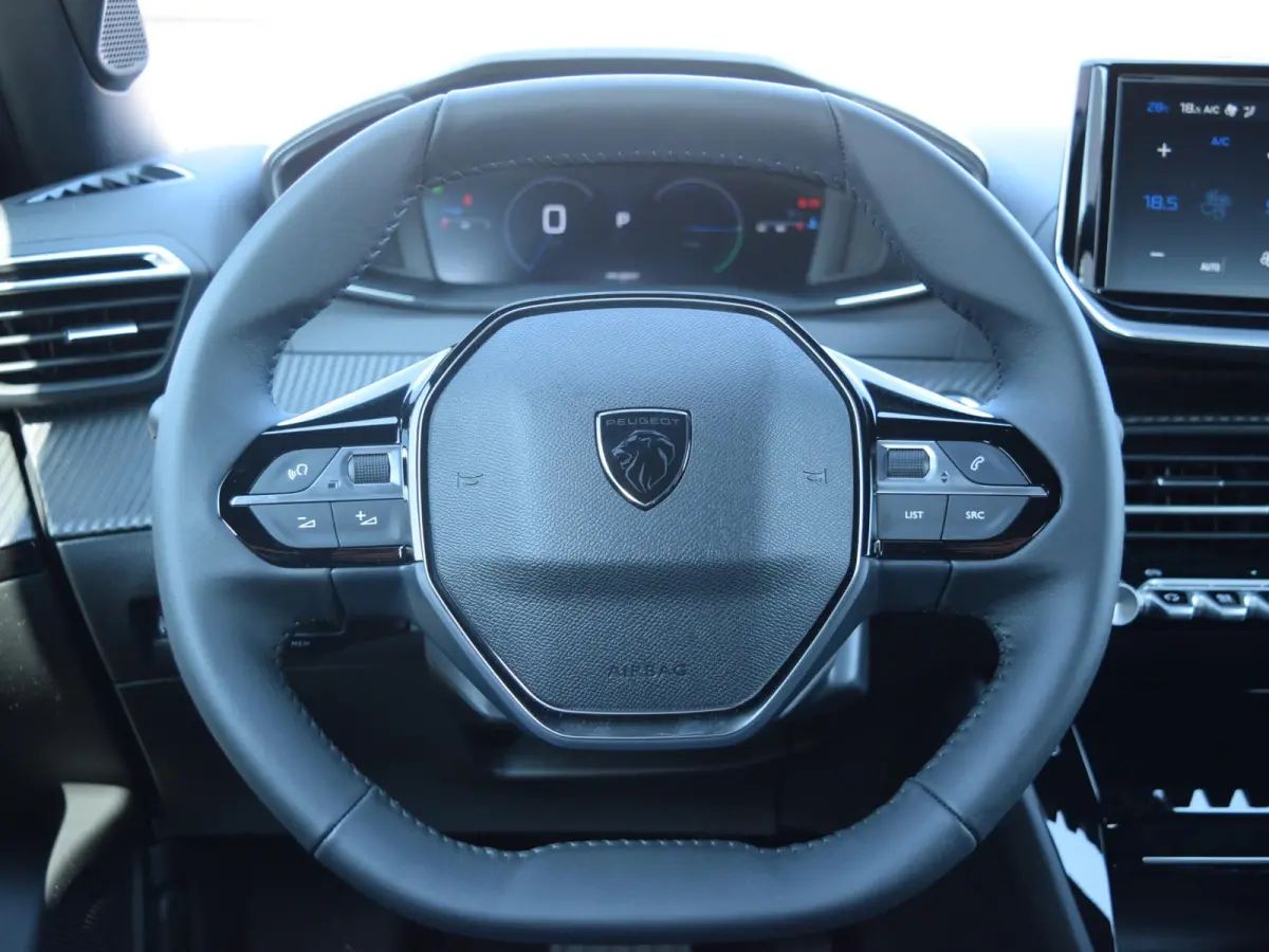 1.2 Hybrid 145 Allure l Adaptief cruise control l Navigatie l 360 camera