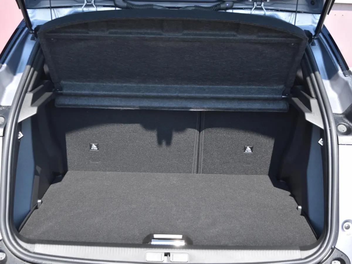 1.2 Hybrid 145 Allure l Adaptief cruise control l Navigatie l 360 camera