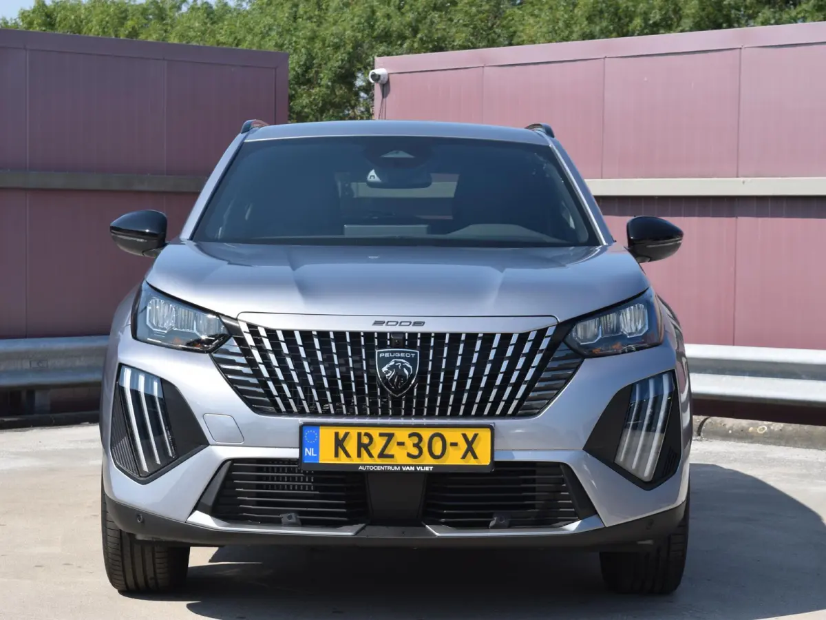 1.2 Hybrid 145 Allure l  Adaptive cruise control l Navigatie l 360 camera