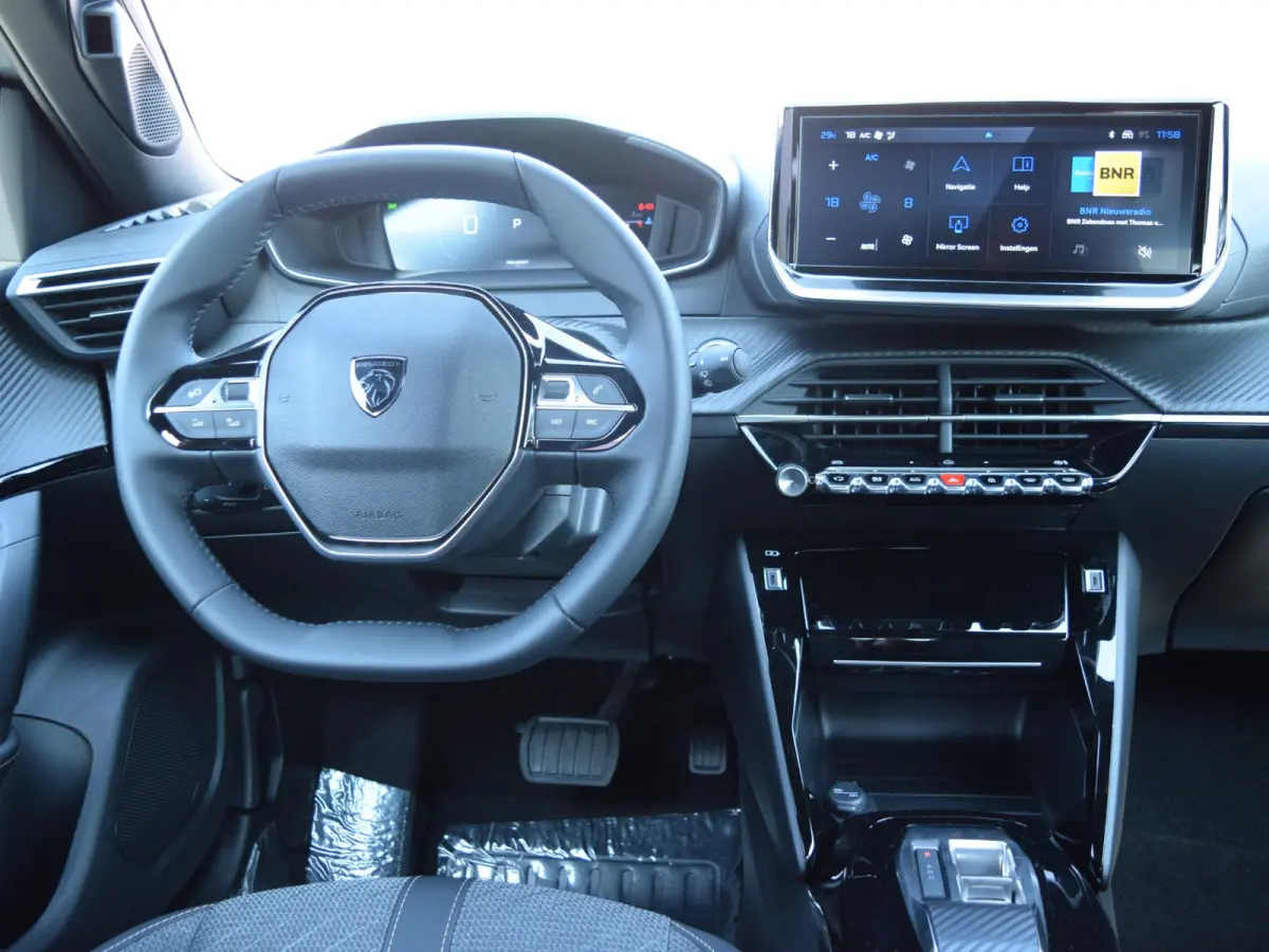 1.2 Hybrid 145 Allure l  Adaptive cruise control l Navigatie l 360 camera