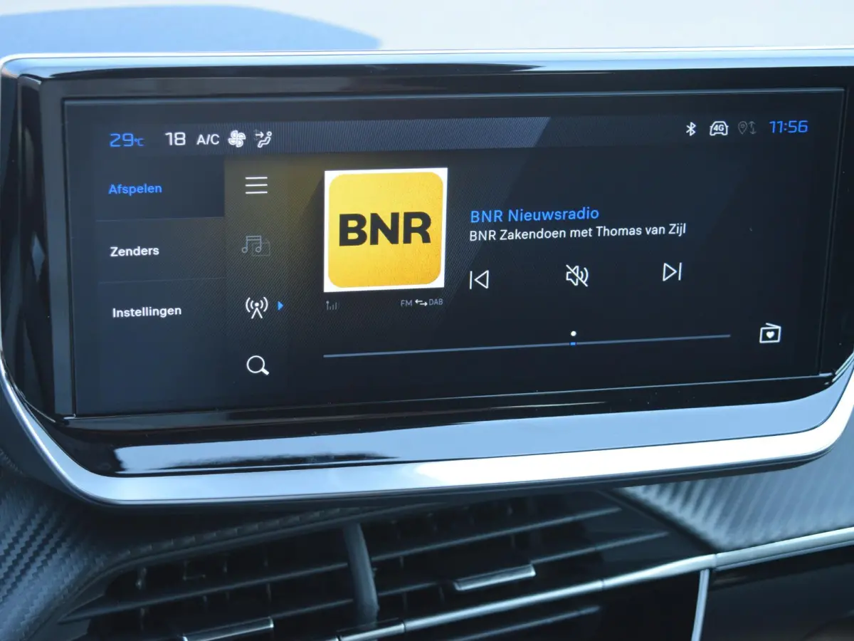 1.2 Hybrid 145 Allure l  Adaptive cruise control l Navigatie l 360 camera