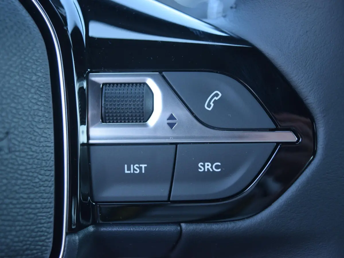 1.2 Hybrid 145 Allure l  Adaptive cruise control l Navigatie l 360 camera