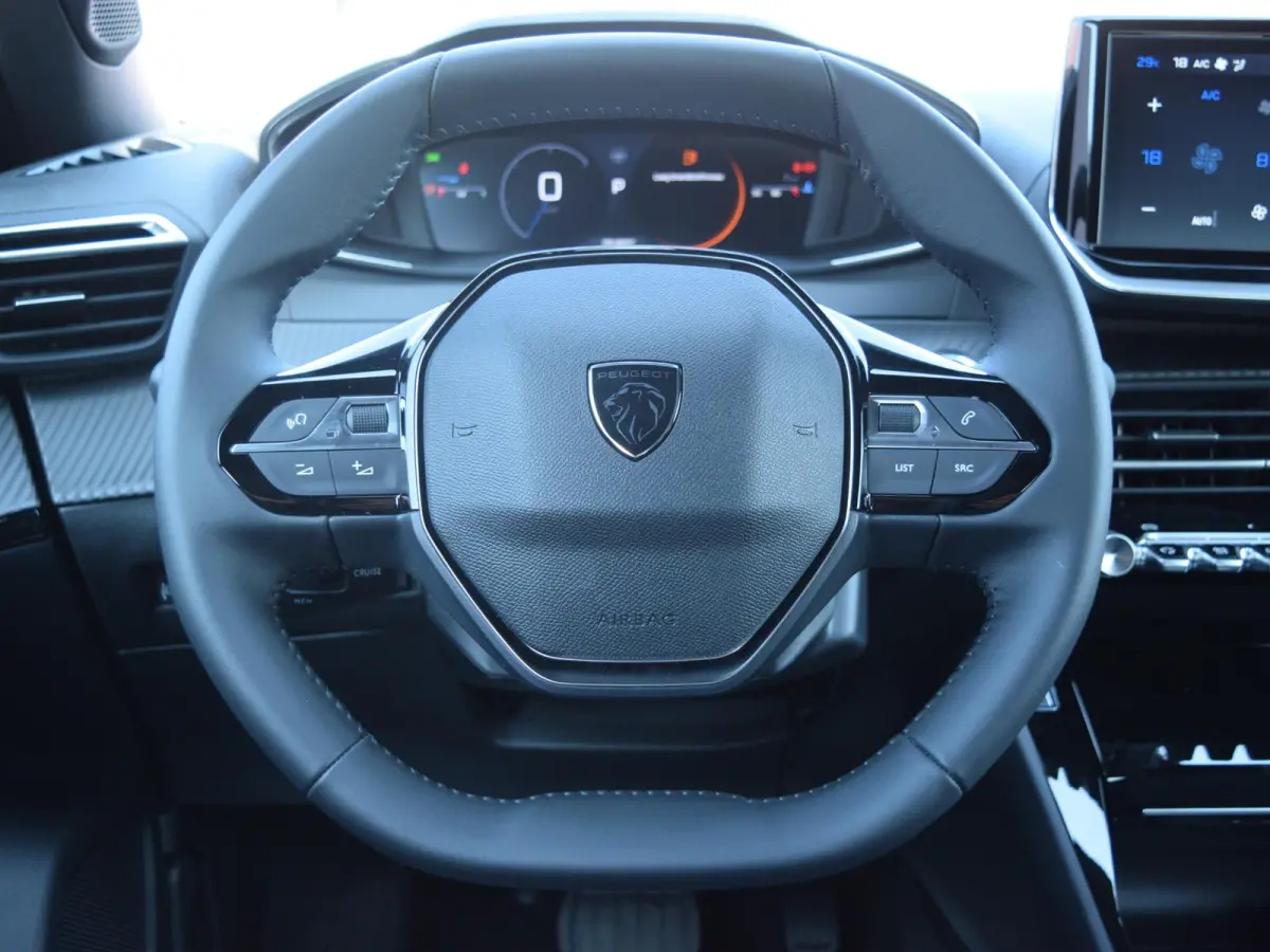 1.2 Hybrid 145 Allure l  Adaptive cruise control l Navigatie l 360 camera
