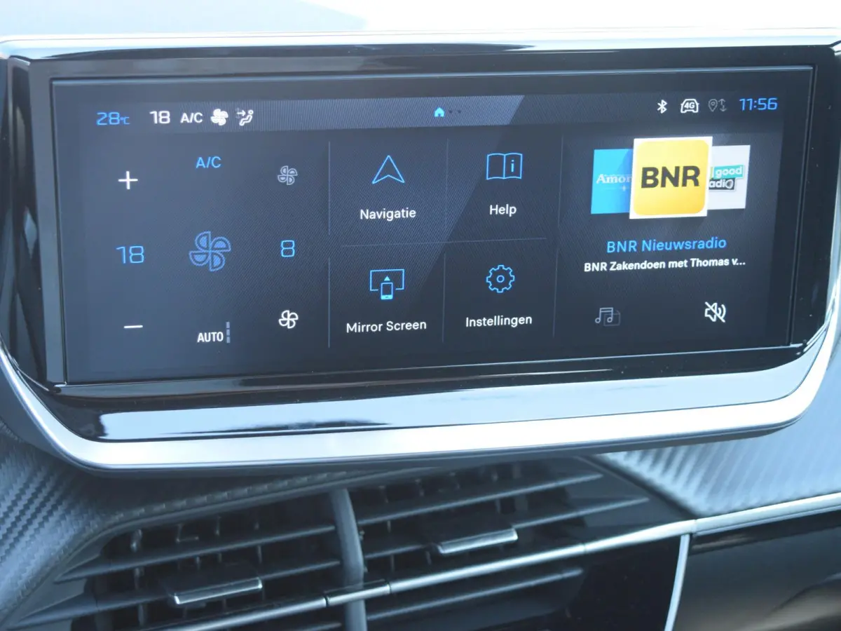 1.2 Hybrid 145 Allure l  Adaptive cruise control l Navigatie l 360 camera