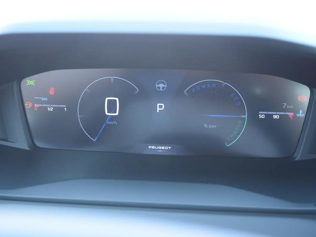 1.2 Hybrid 145 Allure l  Adaptive cruise control l Navigatie l 360 camera