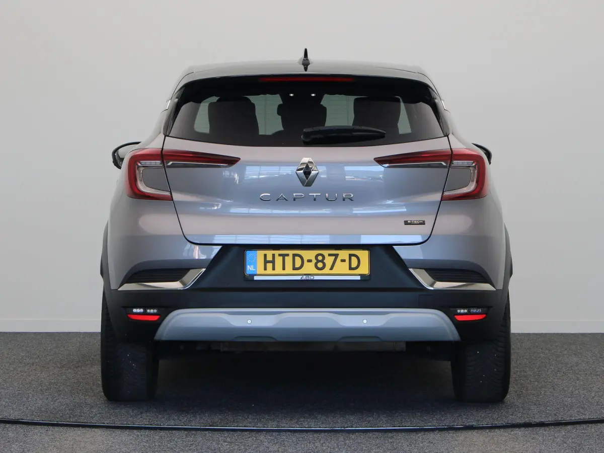 E-Tech Hybrid 145 Techno | Achteruitrijcamera | Navigatie | Climate control | Cruise control |