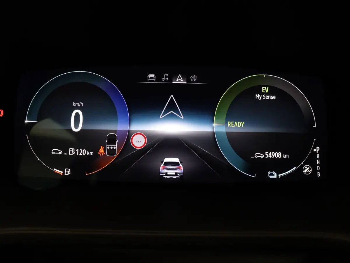 E-Tech Hybrid 145 Techno | Achteruitrijcamera | Navigatie | Climate control | Cruise control |