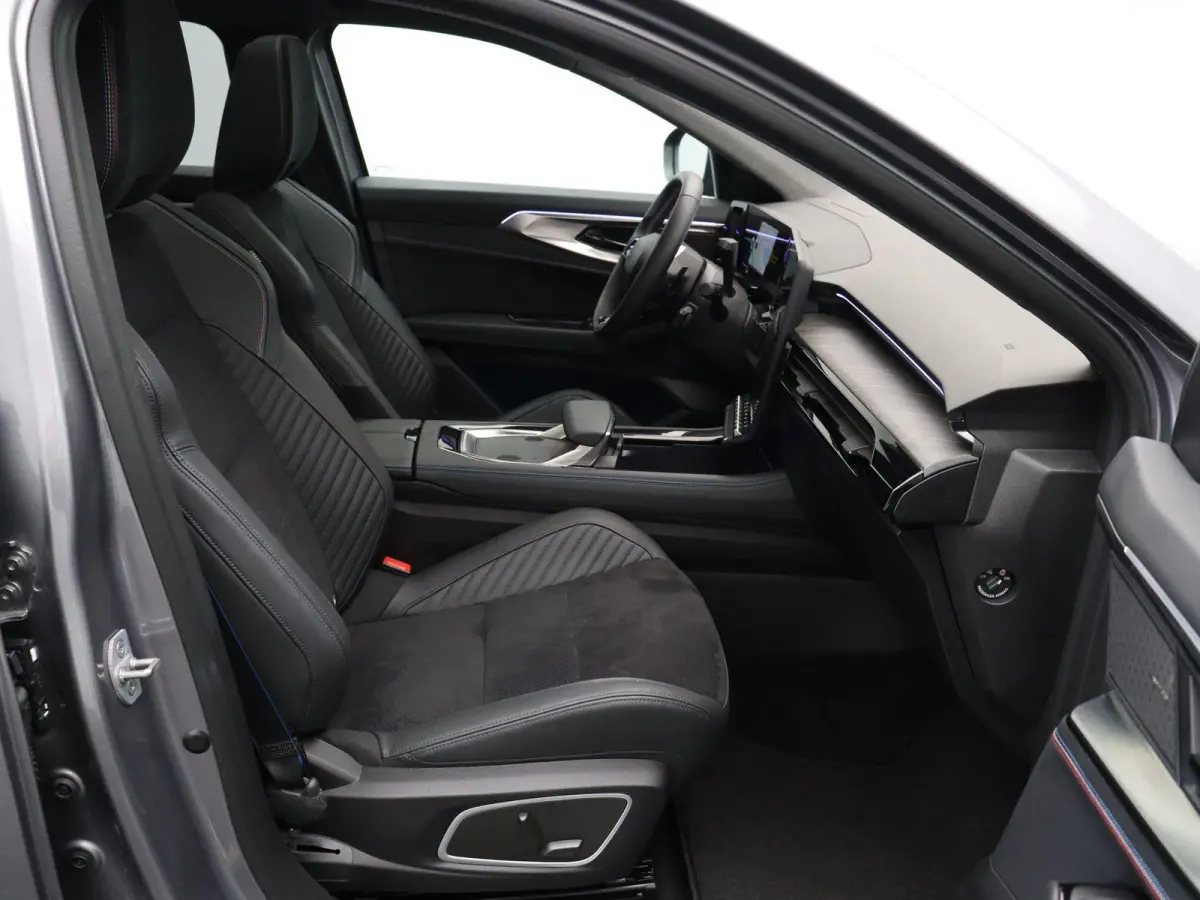 E-Tech full hybrid 200 esprit Alpine | Head-up Display | Elektrische Voorstoelen | Harman Kardon | Stuur- Stoelverwarming | SolarBay Panoramisch Dak |