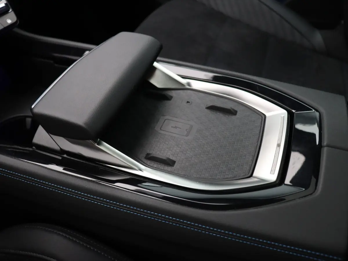 E-Tech full hybrid 200 esprit Alpine | Head-up Display | Elektrische Voorstoelen | Harman Kardon | Stuur- Stoelverwarming | SolarBay Panoramisch Dak |