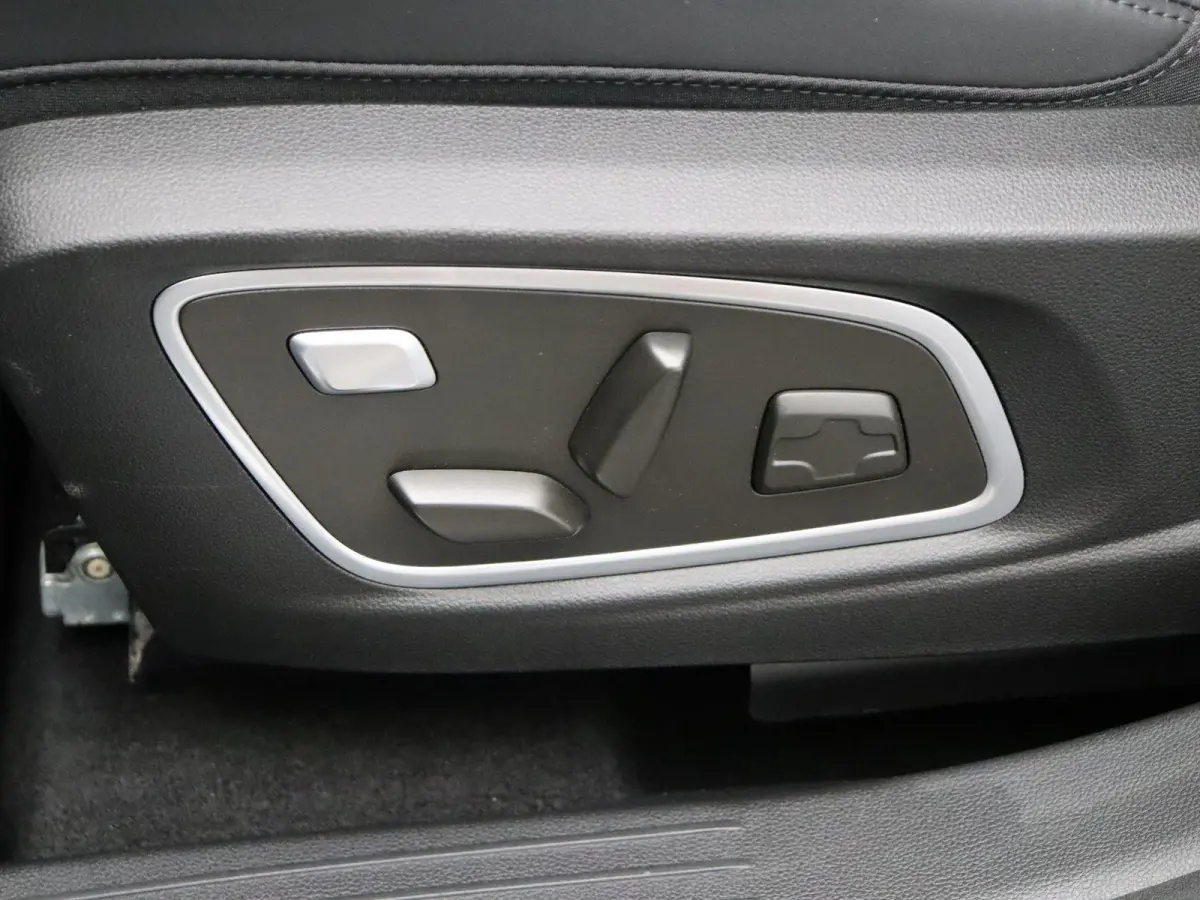 E-Tech full hybrid 200 esprit Alpine | Head-up Display | Elektrische Voorstoelen | Harman Kardon | Stuur- Stoelverwarming | SolarBay Panoramisch Dak |