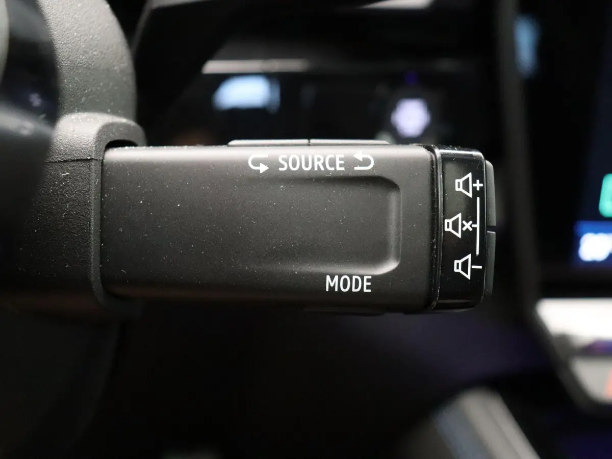 E-Tech full hybrid 200 esprit Alpine | Head-up Display | Elektrische Voorstoelen | Harman Kardon | Stuur- Stoelverwarming | SolarBay Panoramisch Dak |