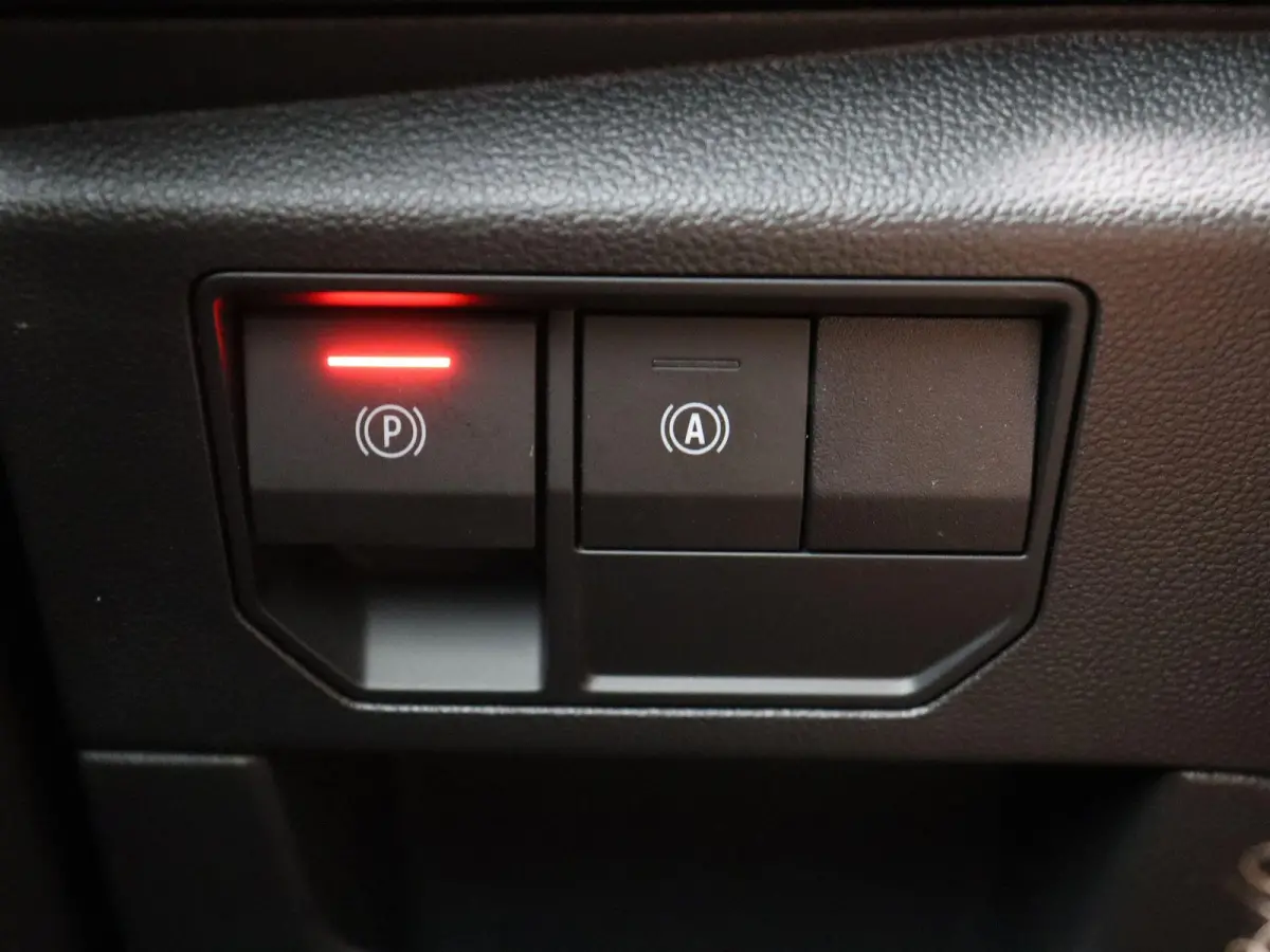 E-Tech full hybrid 200 esprit Alpine | Head-up Display | Elektrische Voorstoelen | Harman Kardon | Stuur- Stoelverwarming | SolarBay Panoramisch Dak |