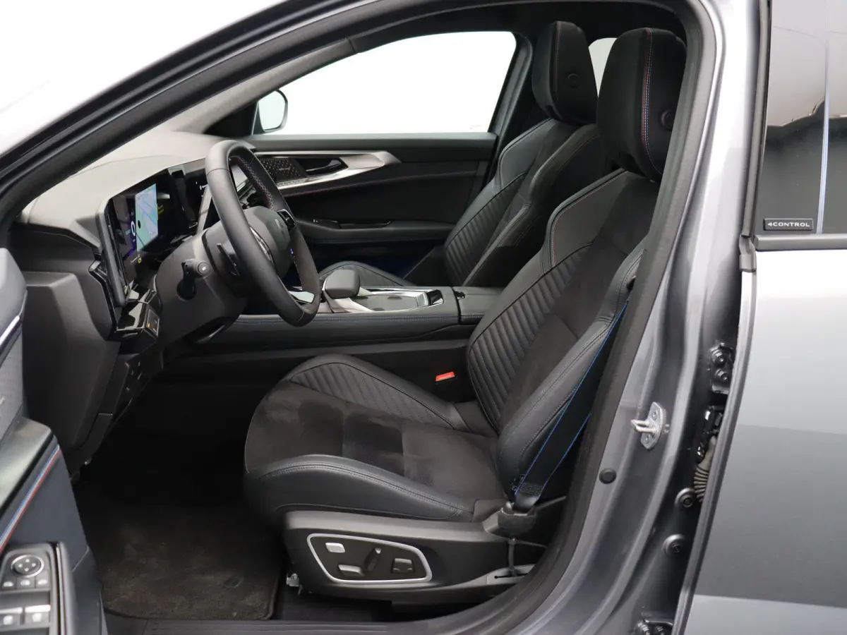 E-Tech full hybrid 200 esprit Alpine | Head-up Display | Elektrische Voorstoelen | Harman Kardon | Stuur- Stoelverwarming | SolarBay Panoramisch Dak |