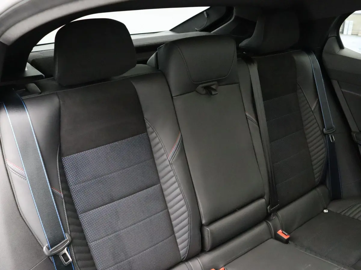 E-Tech full hybrid 200 esprit Alpine | Head-up Display | Elektrische Voorstoelen | Harman Kardon | Stuur- Stoelverwarming | SolarBay Panoramisch Dak |