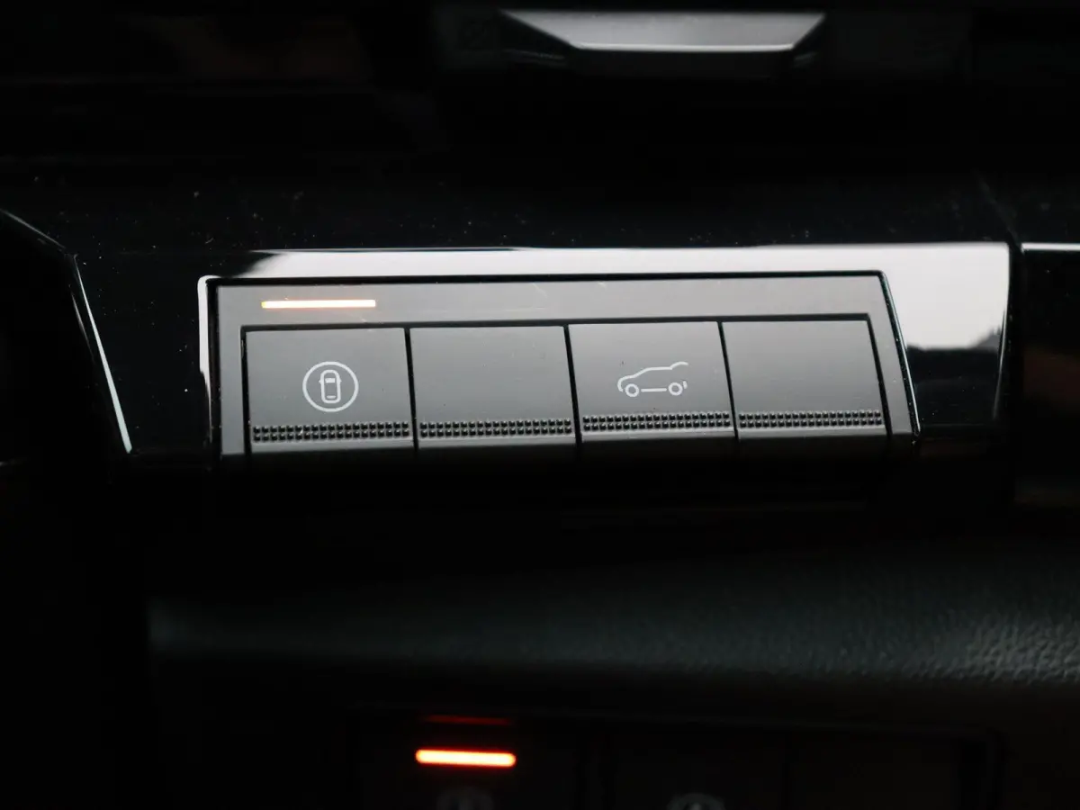 E-Tech full hybrid 200 esprit Alpine | Head-up Display | Elektrische Voorstoelen | Harman Kardon | Stuur- Stoelverwarming | SolarBay Panoramisch Dak |