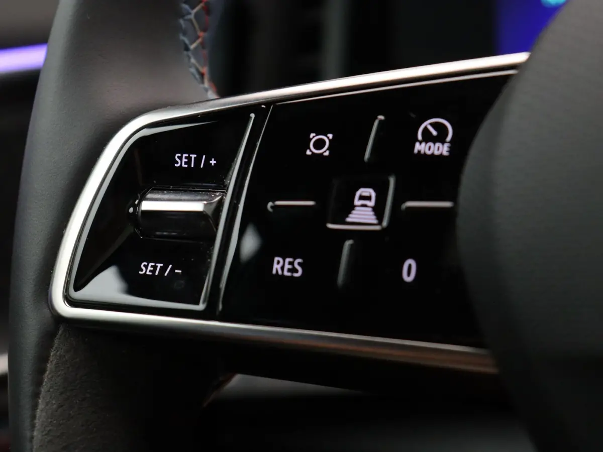 E-Tech full hybrid 200 esprit Alpine | Head-up Display | Elektrische Voorstoelen | Harman Kardon | Stuur- Stoelverwarming | SolarBay Panoramisch Dak |