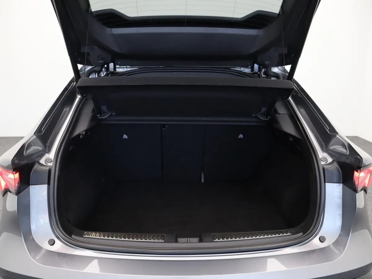 E-Tech full hybrid 200 esprit Alpine | Head-up Display | Elektrische Voorstoelen | Harman Kardon | Stuur- Stoelverwarming | SolarBay Panoramisch Dak |