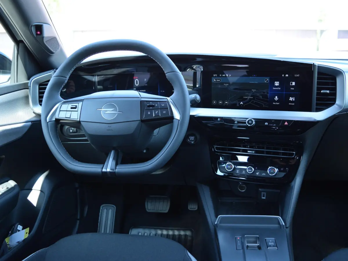 1.2 Turbo Hybrid Business Edition l cruise control adaptief l keyless entry l Apple Carplay/Android Auto