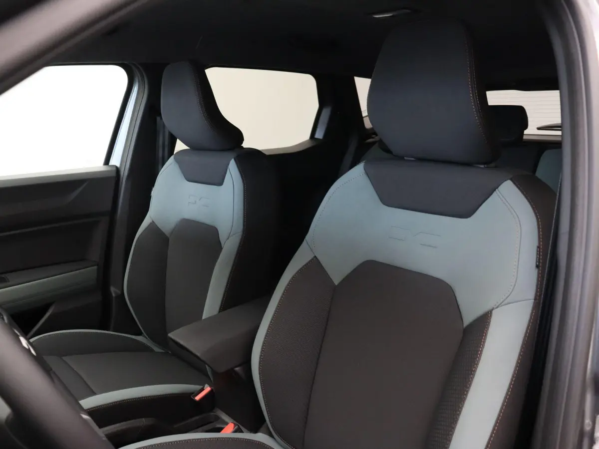 mild hybrid 140pk extreme | 360 graden camera | Parkeersensoren rondom | Blind spot warning |