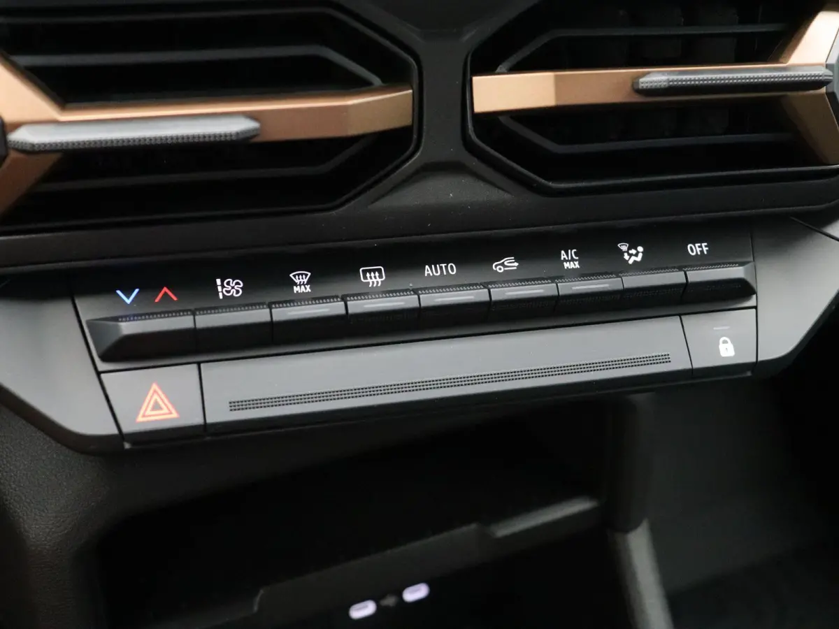 mild hybrid 140pk extreme | 360 graden camera | Parkeersensoren rondom | Blind spot warning |