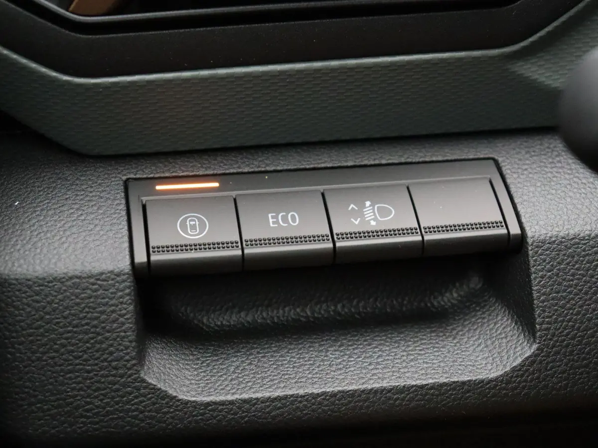 mild hybrid 140pk extreme | 360 graden camera | Parkeersensoren rondom | Blind spot warning |