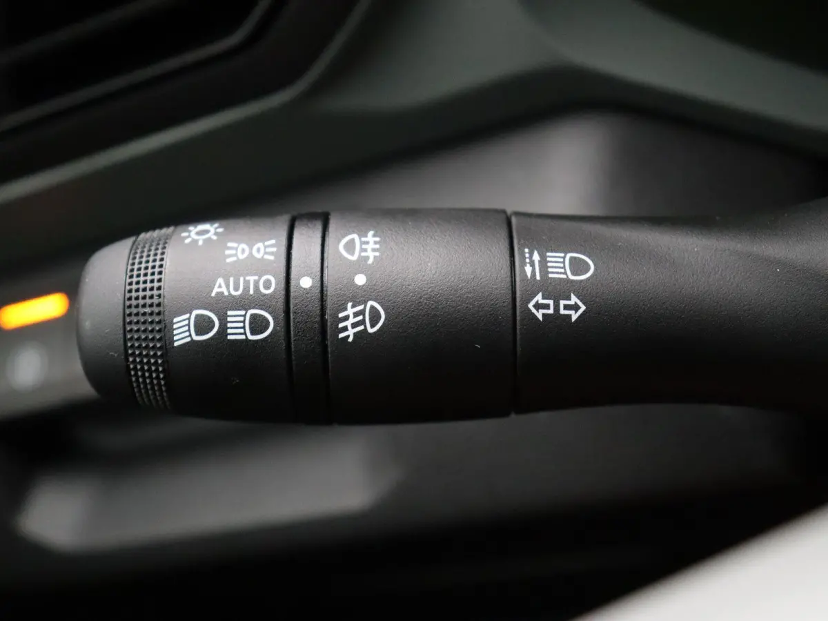 mild hybrid 140pk extreme | 360 graden camera | Parkeersensoren rondom | Blind spot warning |