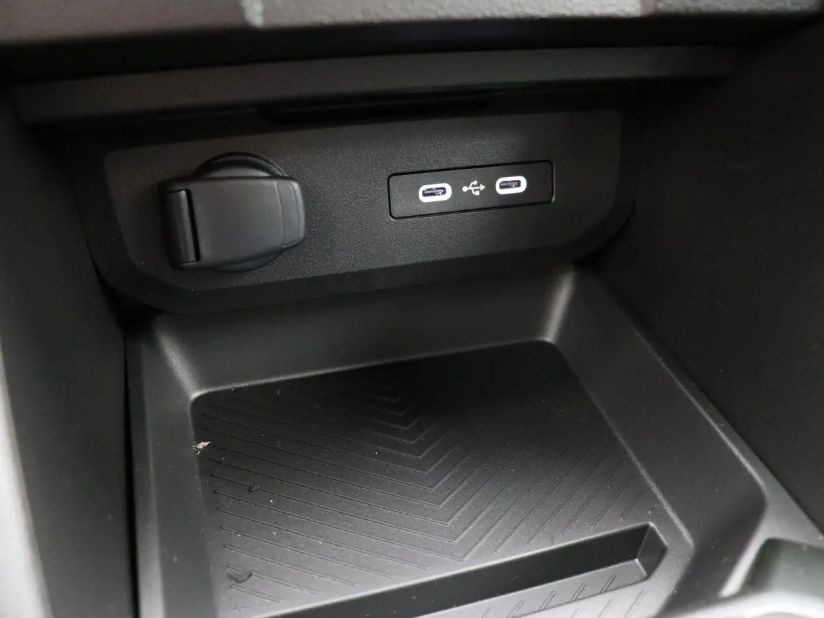 mild hybrid 140pk extreme | 360 graden camera | Parkeersensoren rondom | Blind spot warning |