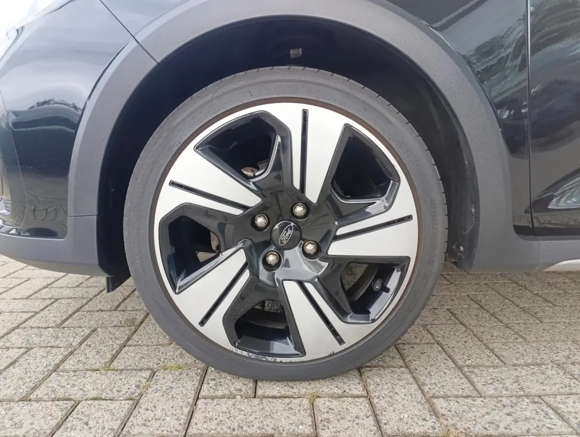 1.0 EcoBoost Hybrid Active X | Camera | Key-Less entry | Navigatie | Parkeersensoren | Apple Carplay/ Android auto | Dealeronderhouden | 1e-eigenaar