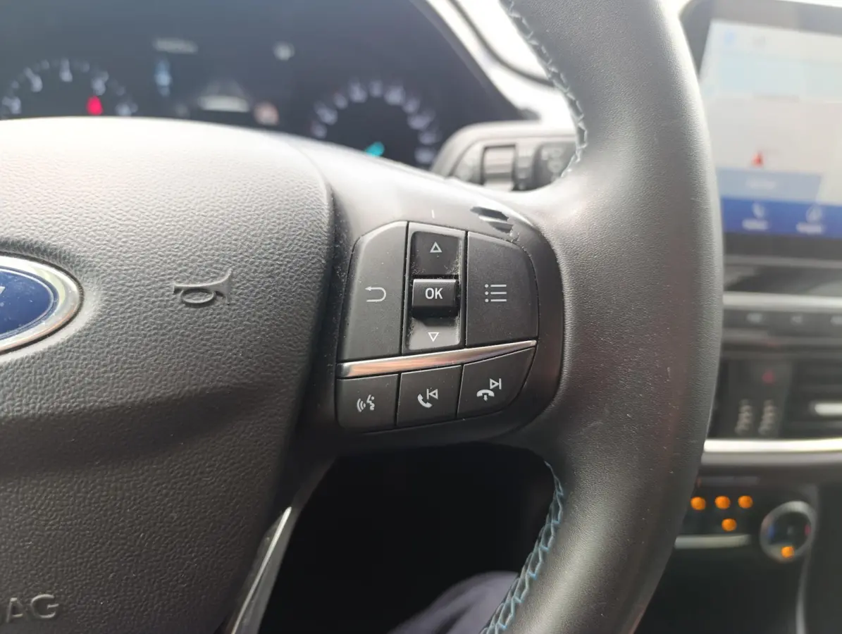 1.0 EcoBoost Hybrid Active X | Camera | Key-Less entry | Navigatie | Parkeersensoren | Apple Carplay/ Android auto | Dealeronderhouden | 1e-eigenaar