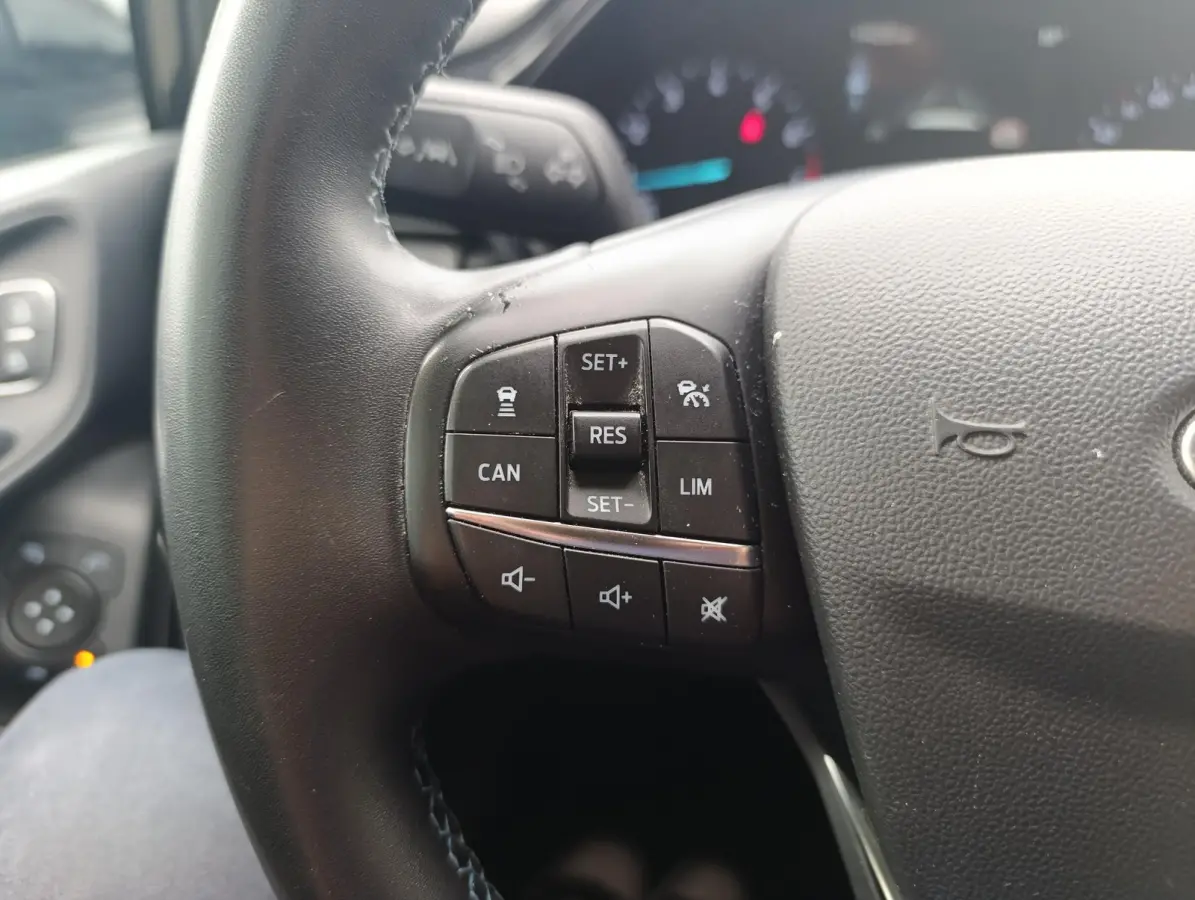 1.0 EcoBoost Hybrid Active X | Camera | Key-Less entry | Navigatie | Parkeersensoren | Apple Carplay/ Android auto | Dealeronderhouden | 1e-eigenaar