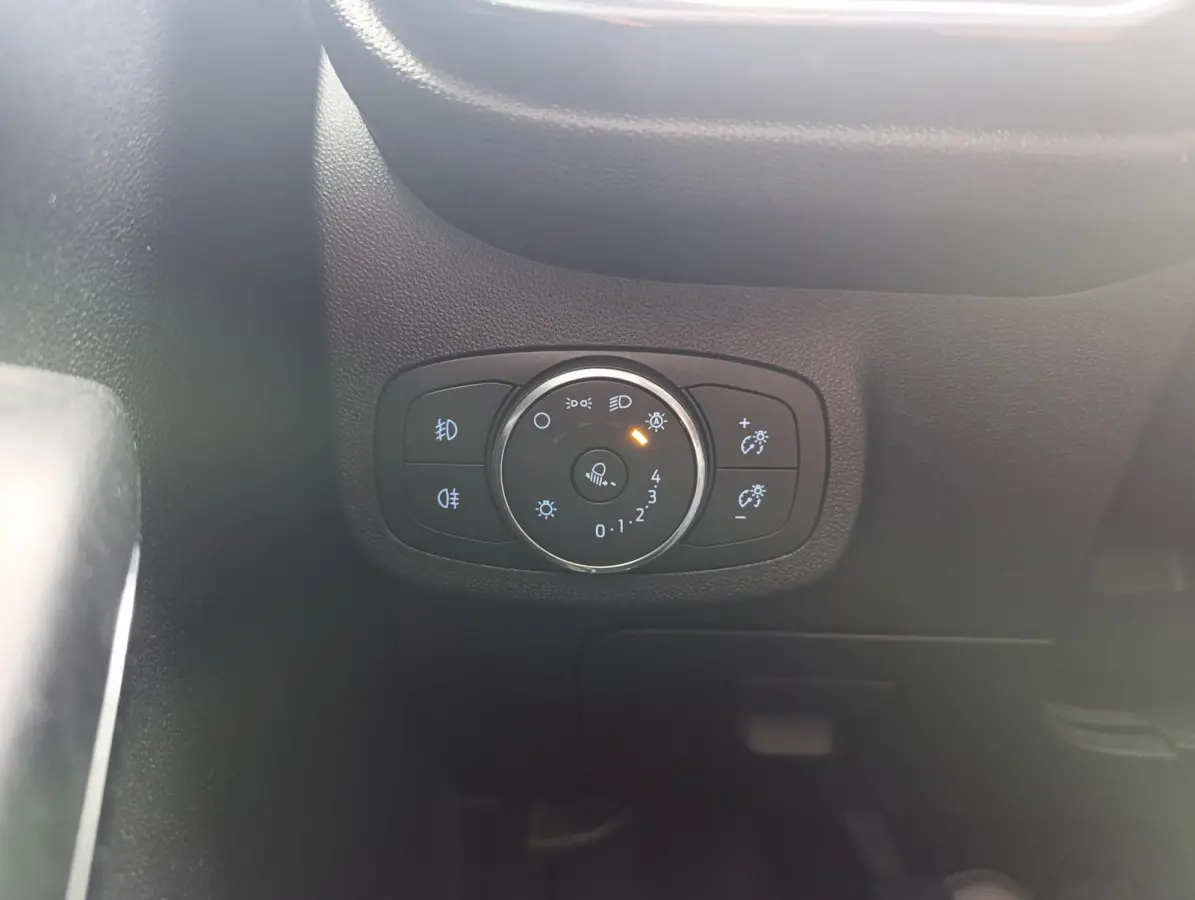 1.0 EcoBoost Hybrid Active X | Camera | Key-Less entry | Navigatie | Parkeersensoren | Apple Carplay/ Android auto | Dealeronderhouden | 1e-eigenaar