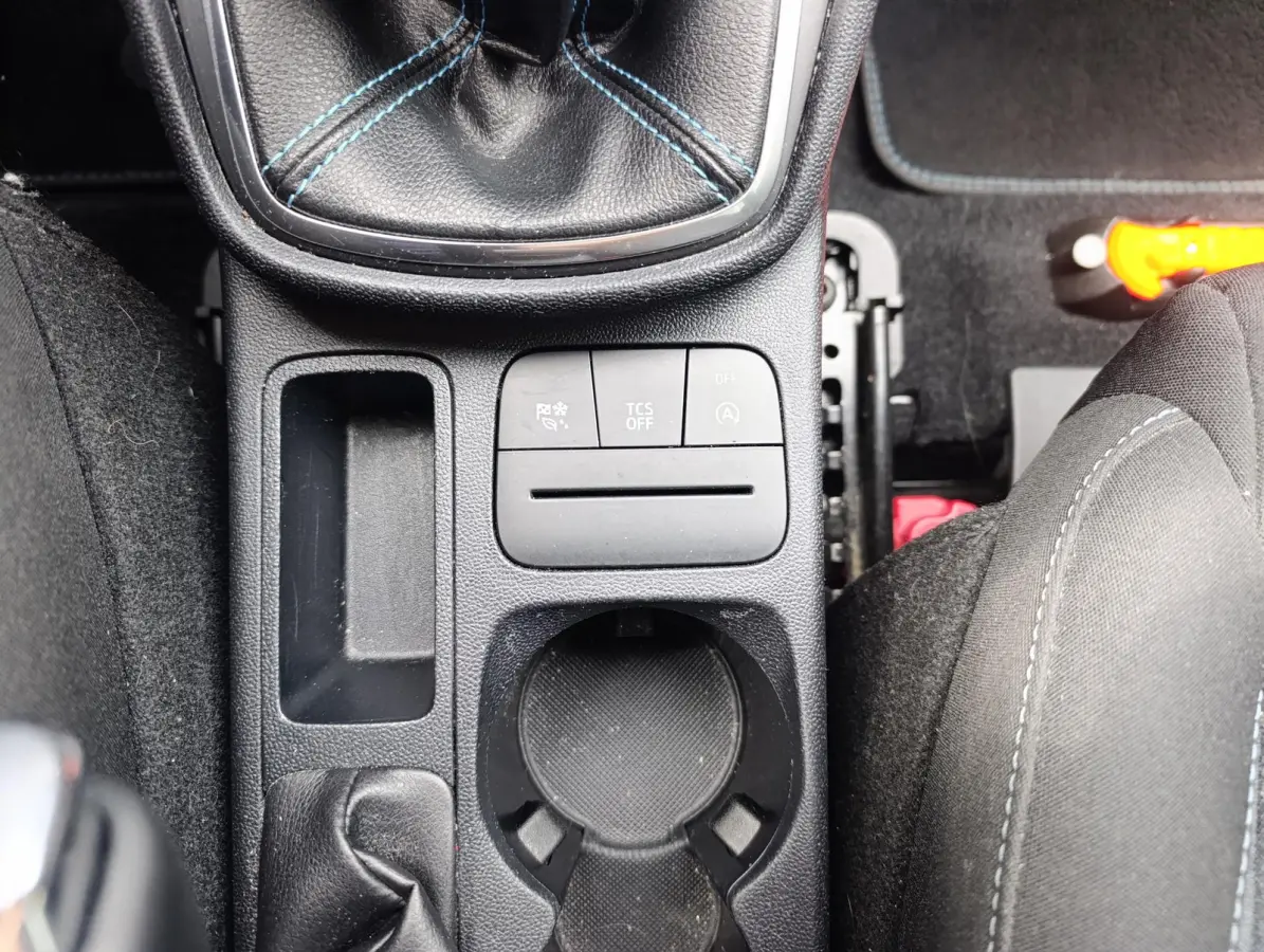1.0 EcoBoost Hybrid Active X | Camera | Key-Less entry | Navigatie | Parkeersensoren | Apple Carplay/ Android auto | Dealeronderhouden | 1e-eigenaar