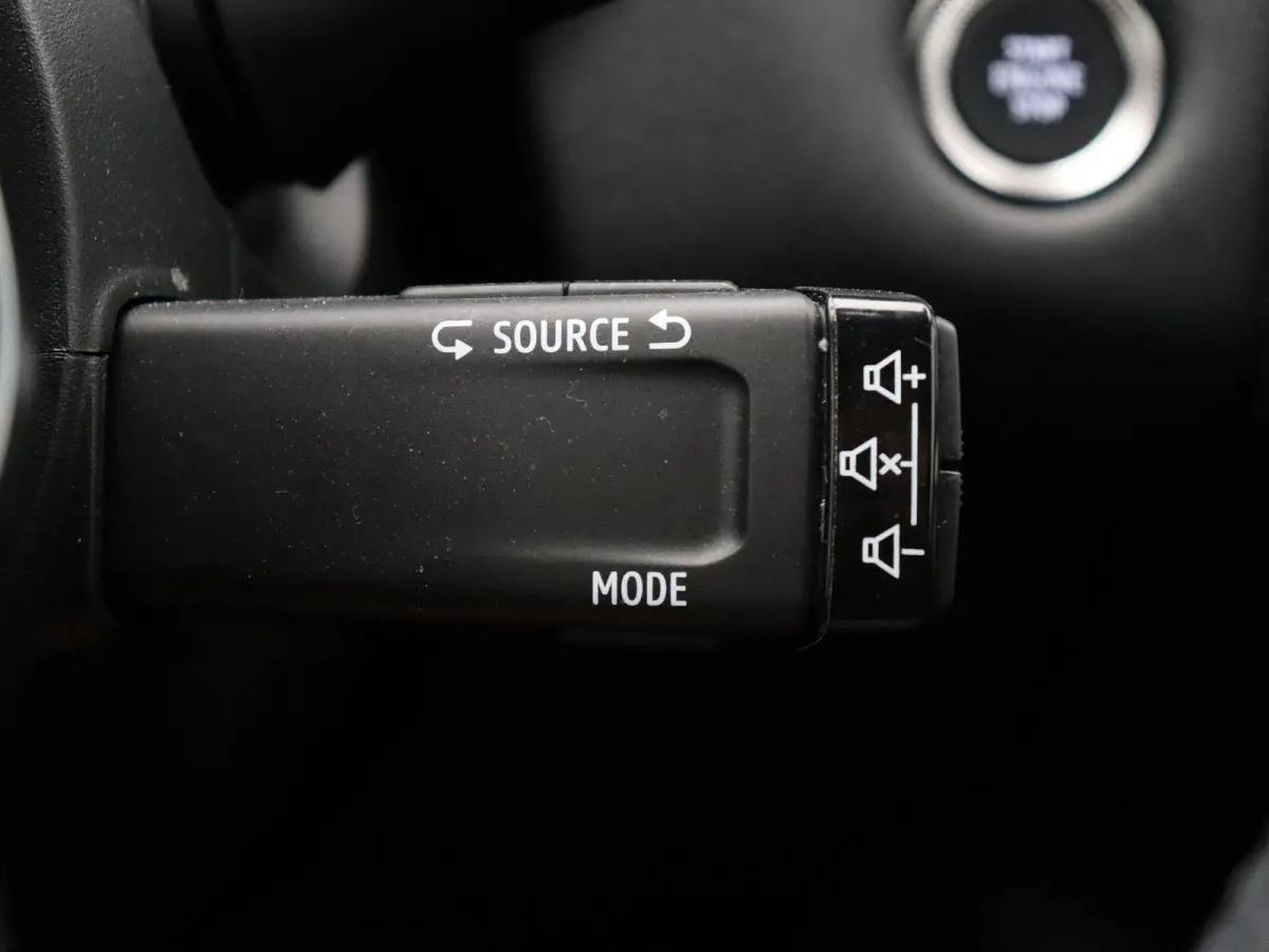1.6 E-Tech full hybrid 145 techno | Achteruitrijcamera | Adaptieve cruise control | Digitale Cockpit | Navigatie |
