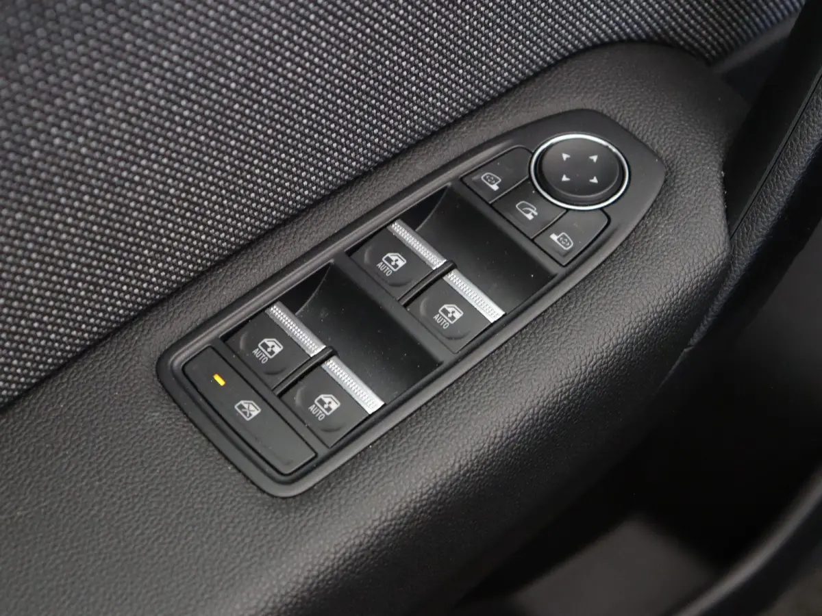 1.6 E-Tech full hybrid 145 techno | Achteruitrijcamera | Adaptieve cruise control | Digitale Cockpit | Navigatie |