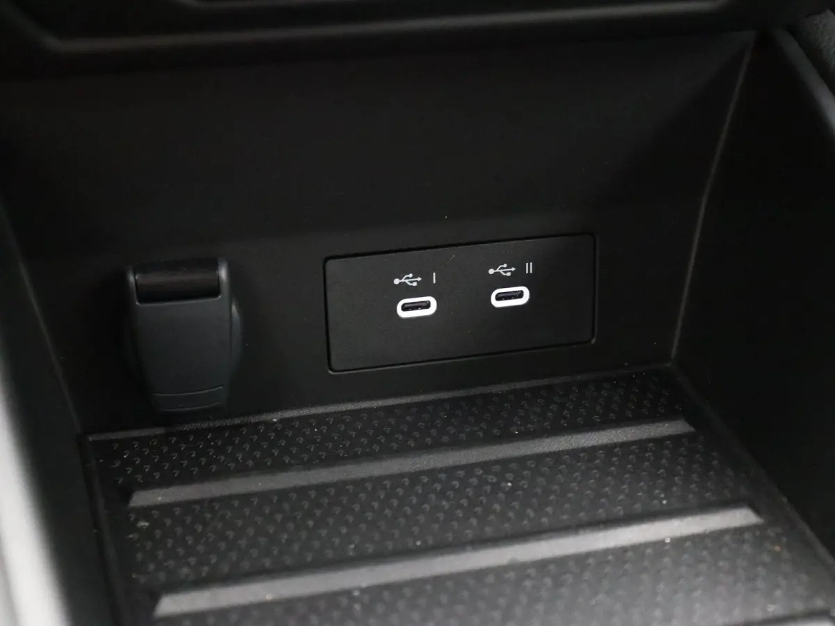 1.6 E-Tech full hybrid 145 techno | Achteruitrijcamera | Adaptieve cruise control | Digitale Cockpit | Navigatie |
