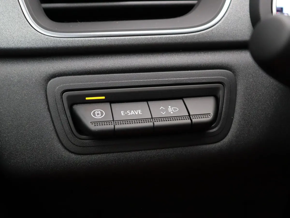 1.6 E-Tech full hybrid 145 techno | Achteruitrijcamera | Adaptieve cruise control | Digitale Cockpit | Navigatie |
