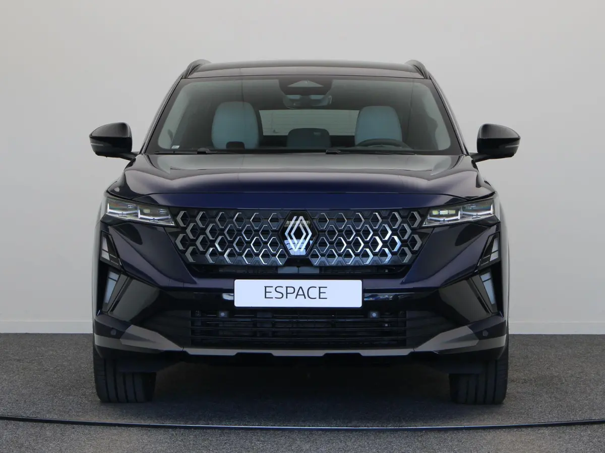 E-Tech full hybrid 200pk iconic 7p. | Vijf jaar garantie | Panoramisch dak | Harman Kardon | HUD | Voorruitverwarming |