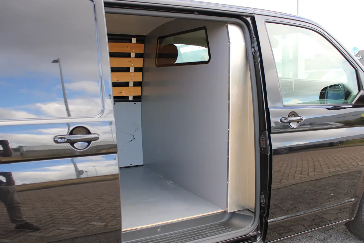 2.0 TDI 150 PK DSG L1 Bulli | Trekhaak | Achterdeuren | Passagiersstoel | Adaptive cruise | Navigatie | Verwarmde voorruit | 17" LMV