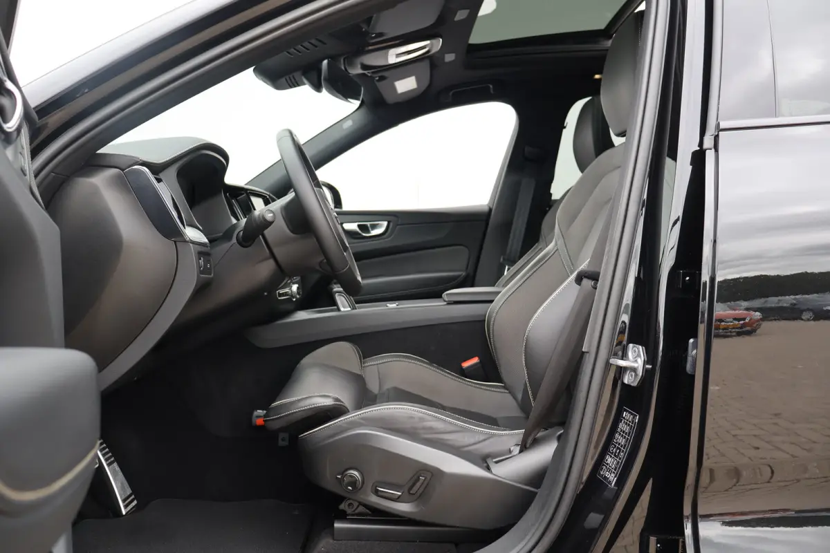 2.0 B5 R-Design | Harman Kardon | Cruise Control | Pano | Treeplank |