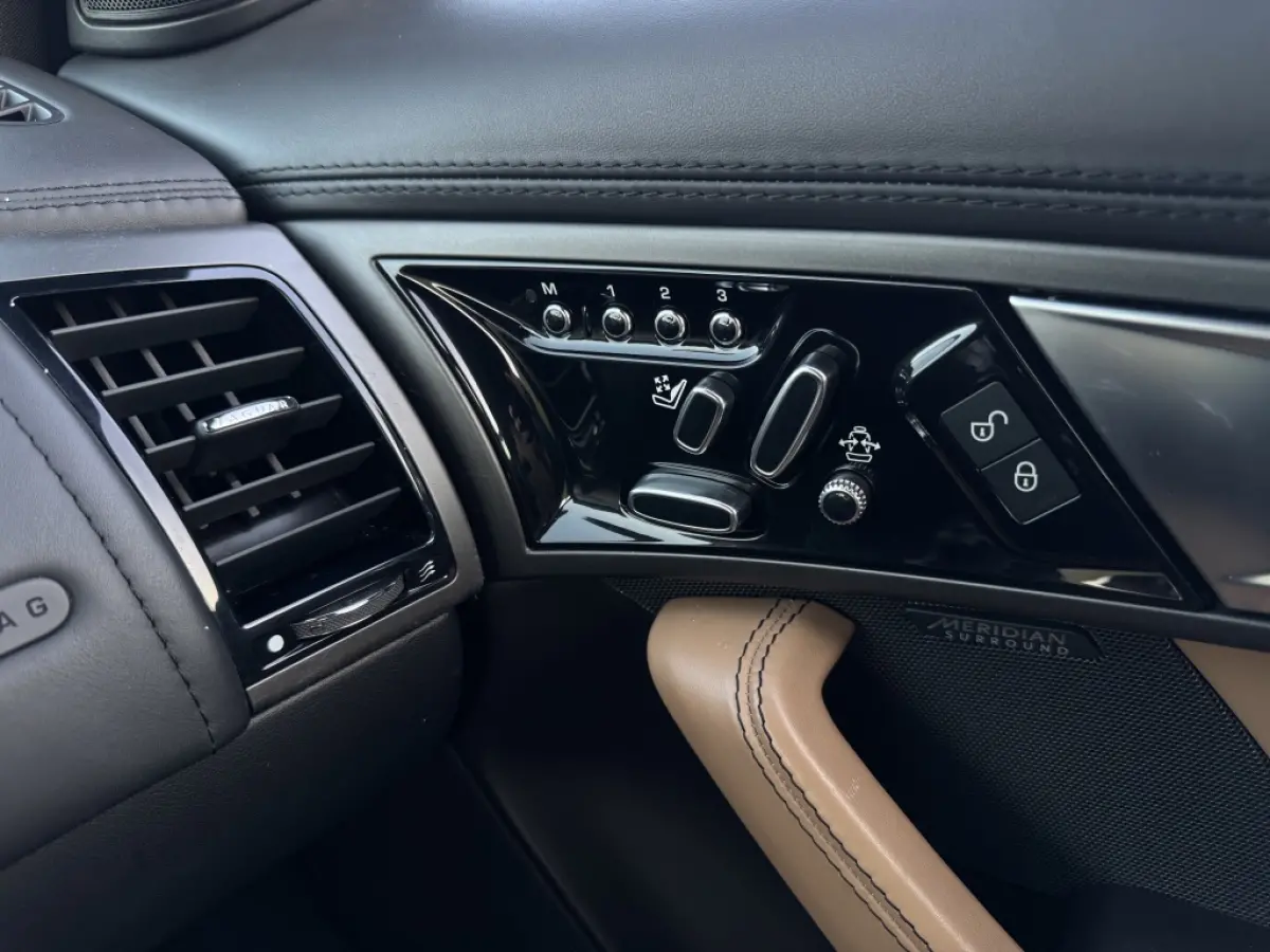 3.0 V6 S AWD Sportstoelen Sportuitlaat etc.