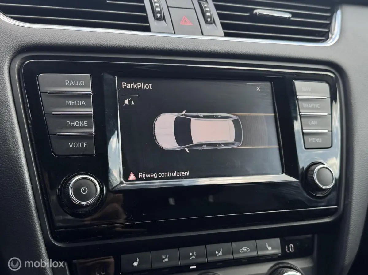 1.0 TSI Greentech Style Business|Navi