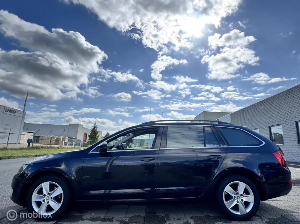 1.0 TSI Greentech Style Business|Navi