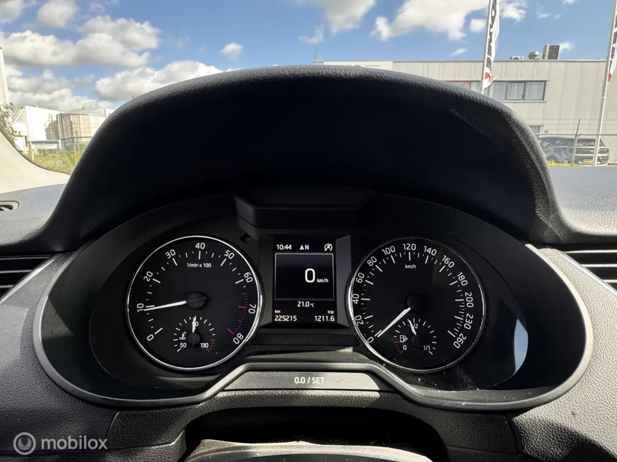 1.0 TSI Greentech Style Business|Navi