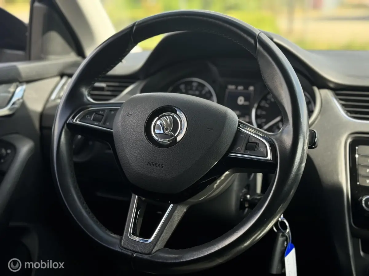 1.0 TSI Greentech Style Business|Navi