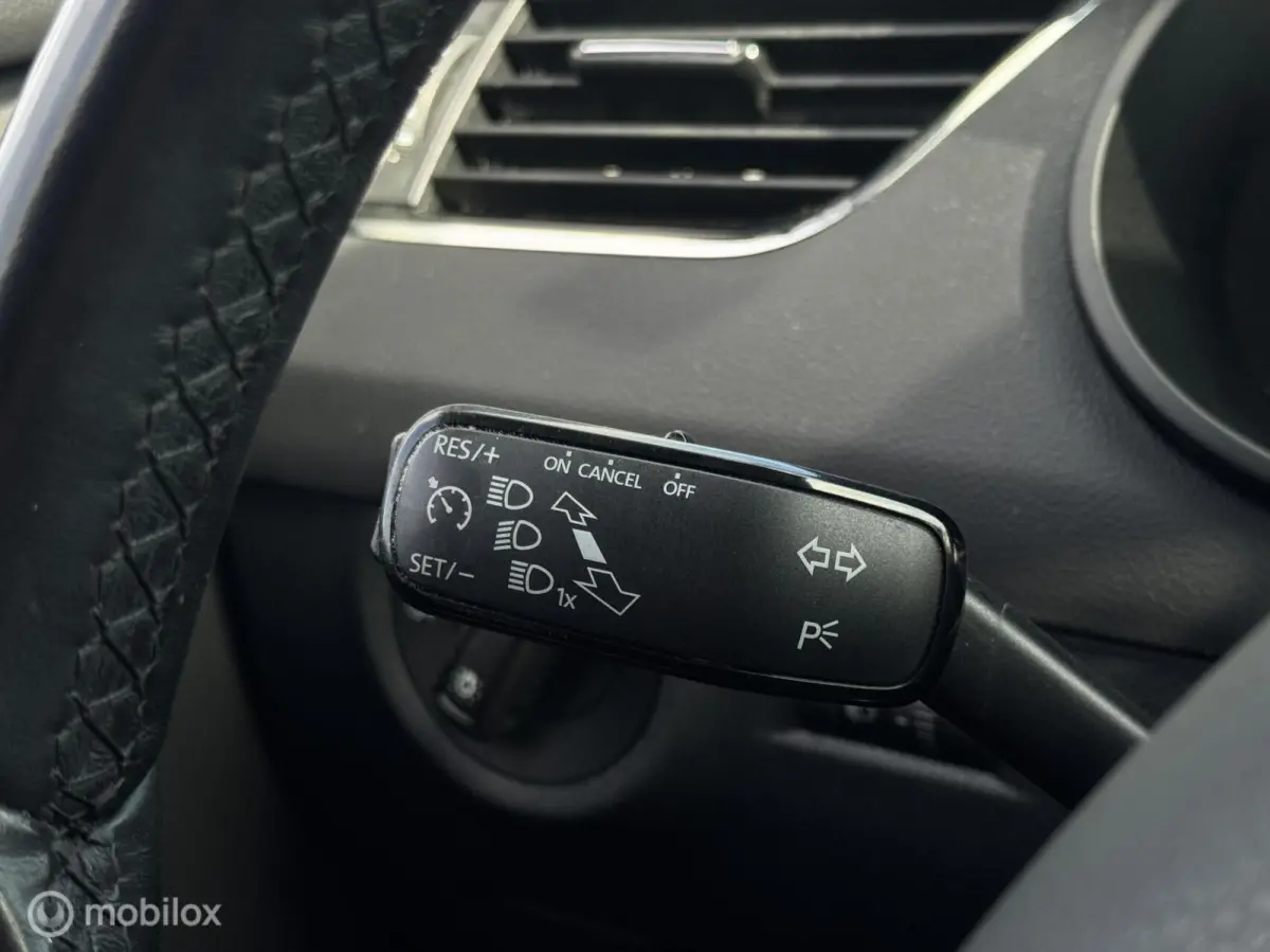 1.0 TSI Greentech Style Business|Navi