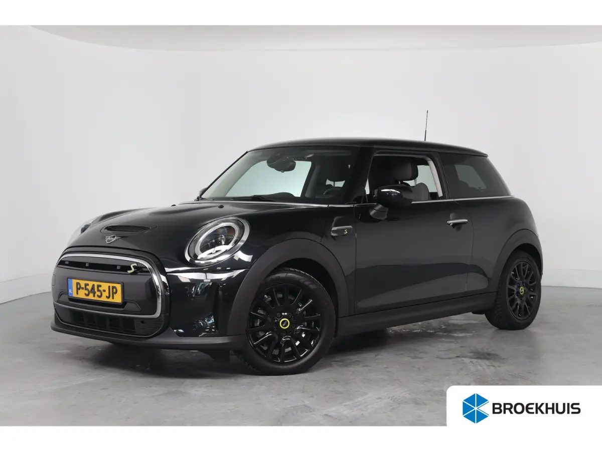 Yours 33 kWh | LED | Half Leder | Sportstoelen | Sfeerverlichting | Clima | Navi | Cruise Control | Keyless Start | Parkeersensoren | DAB |