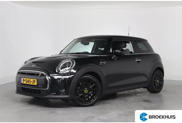 Yours 33 kWh | LED | Half Leder | Sportstoelen | Sfeerverlichting | Clima | Navi | Cruise Control | Keyless Start | Parkeersensoren | DAB |