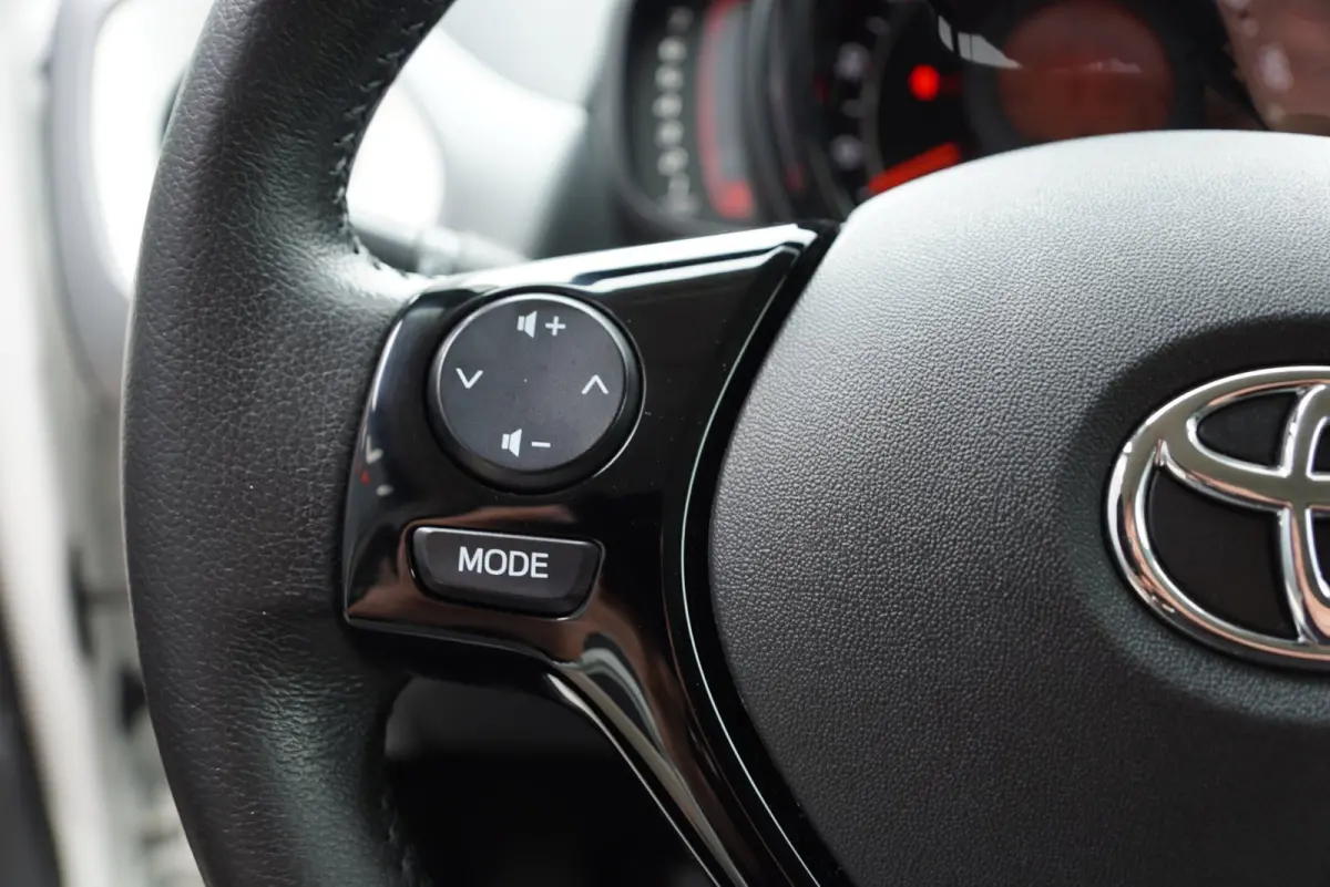 1.0 VVT-i x-joy 2020 Airco 5 Deurs Carplay Camera Android Cruise control