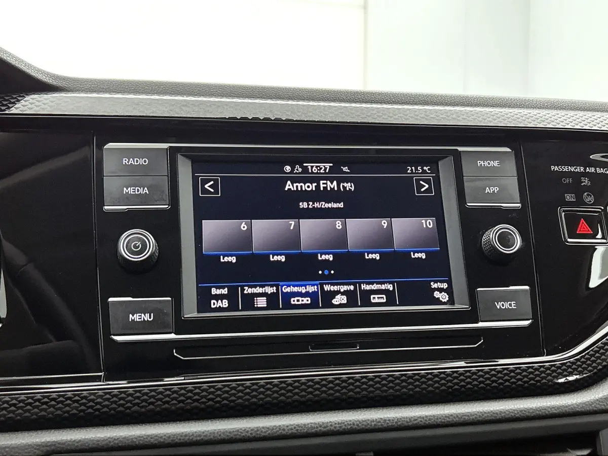 1.0 TSI Life 95 PK| Origineel Nederlands | 1e Eigenaar | Apple Carplay | Android Auto | Airco | 16 Inch Velgen | Digitale Cockpit | Buitenspiegels Elektrisch Inklapbaar